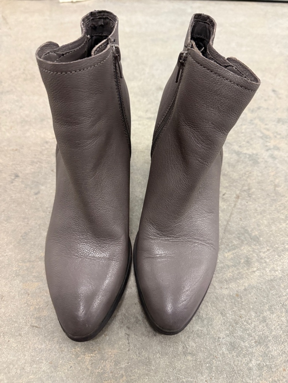 Steve Madden Gray Leather Ankle Booties with Side Zip
